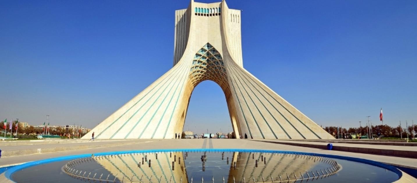 torre-azadi-a-teheran-emblema-dell-iran-moderno_916637 - NonSoloCrociere